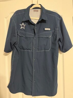 Columbia Short-Sleeve Button-Down Shirt in Slate Blue with Dallas Cowboy Star